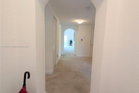 Condo in Greenacres, Florida, 2 bedrooms  № 1730628 - photo 4