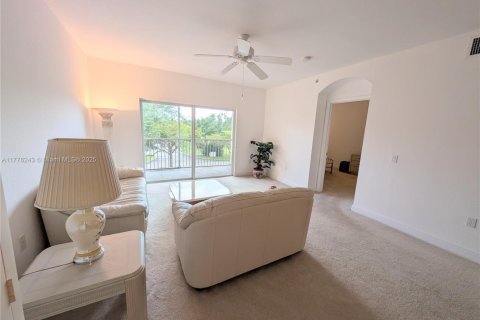 Condo in Greenacres, Florida, 2 bedrooms  № 1730628 - photo 12