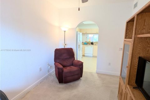 Condo in Greenacres, Florida, 2 bedrooms  № 1730628 - photo 29