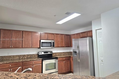 Condominio en alquiler en Doral, Florida, 2 dormitorios, 101.08 m2 № 2009170 - foto 4