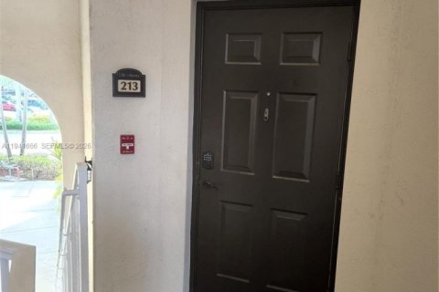 Condominio en alquiler en Doral, Florida, 2 dormitorios, 101.08 m2 № 2009170 - foto 14