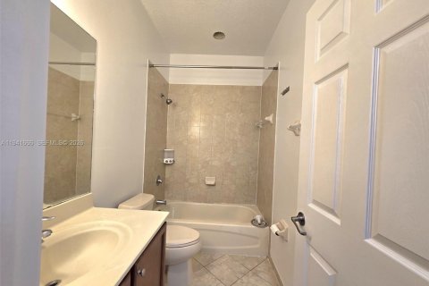 Condominio en alquiler en Doral, Florida, 2 dormitorios, 101.08 m2 № 2009170 - foto 9