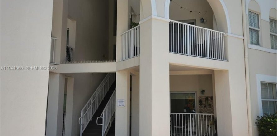 Condominio en Doral, Florida, 2 dormitorios № 2009170