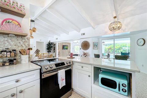 House in Sarasota, Florida 2 bedrooms, 153.85 sq.m. № 1886951 - photo 16