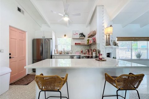 House in Sarasota, Florida 2 bedrooms, 153.85 sq.m. № 1886951 - photo 14