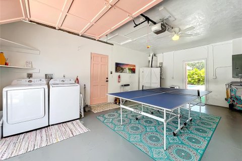 House in Sarasota, Florida 2 bedrooms, 153.85 sq.m. № 1886951 - photo 26