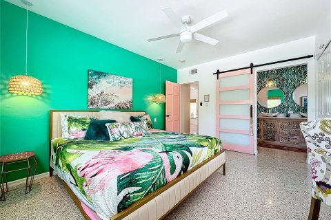 House in Sarasota, Florida 2 bedrooms, 153.85 sq.m. № 1886951 - photo 18