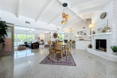 House in Sarasota, Florida 2 bedrooms, 153.85 sq.m. № 1886951 - photo 7