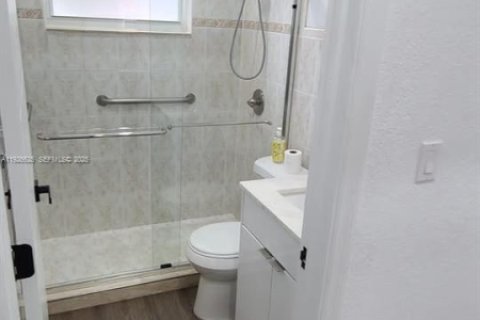 Casa en venta en Miami Gardens, Florida, 4 dormitorios, 124.67 m2 № 1993133 - foto 6