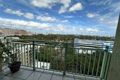 Condo in Miami, Florida, 1 bedroom № 1994419 - photo 3