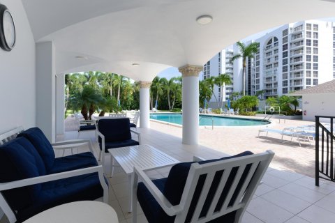 Copropriété à louer à West Palm Beach, Floride: 2 chambres, 105.26 m2 № 956880 - photo 1
