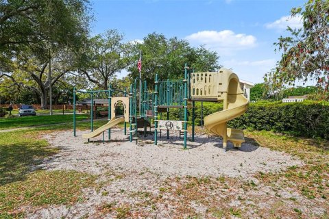 Touwnhouse à vendre à Lutz, Floride: 2 chambres, 102.38 m2 № 2116152 - photo 2