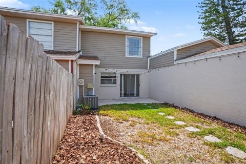 Touwnhouse à vendre à Lutz, Floride: 2 chambres, 102.38 m2 № 2116152 - photo 1