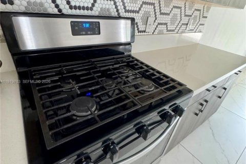 Villa ou maison à louer à Dania Beach, Floride: 4 chambres, 217.76 m2 № 2046168 - photo 5