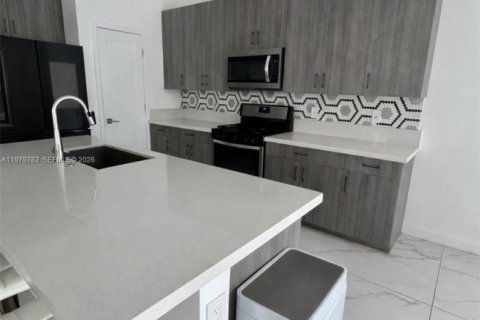 Villa ou maison à louer à Dania Beach, Floride: 4 chambres, 217.76 m2 № 2046168 - photo 4