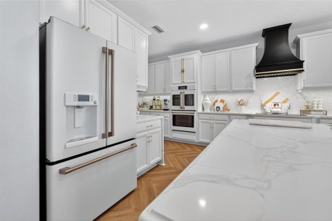 Casa en venta en Wesley Chapel, Florida, 4 dormitorios, 281.4 m2 № 1919612 - foto 19