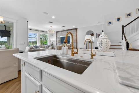 Casa en venta en Wesley Chapel, Florida, 4 dormitorios, 281.4 m2 № 1919612 - foto 18