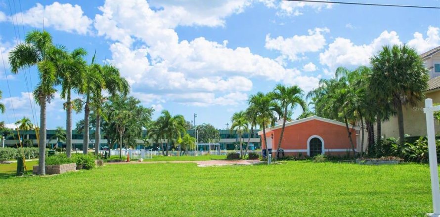 Land in Treasure Island, Florida № 2306439