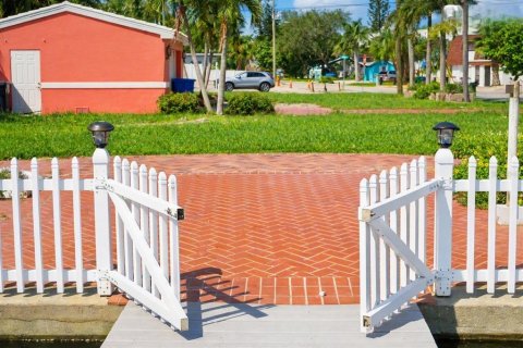Land in Treasure Island, Florida № 2306439 - photo 3