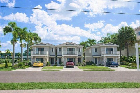 Land in Treasure Island, Florida № 2306439 - photo 10