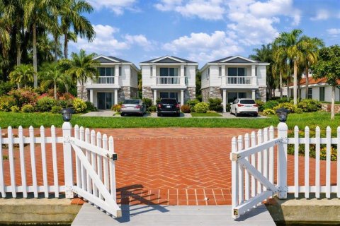 Land in Treasure Island, Florida № 2306439 - photo 9
