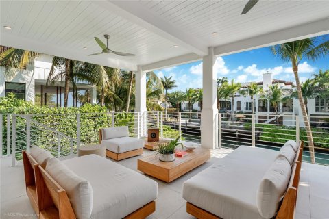 House in Miami, Florida 6 bedrooms, 888.24 sq.m. № 1646307 - photo 21