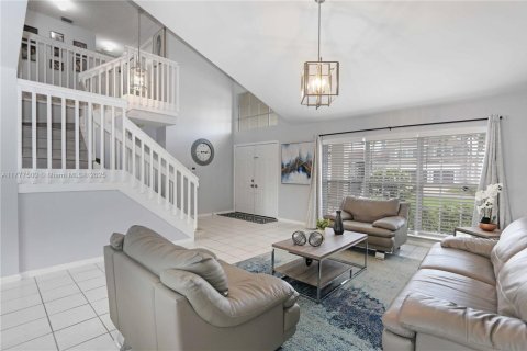 Casa en venta en Pembroke Pines, Florida, 4 dormitorios, 241.17 m2 № 1868618 - foto 20