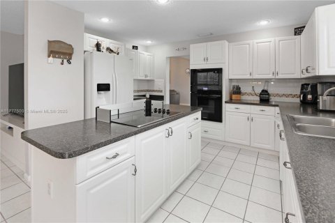 Casa en venta en Pembroke Pines, Florida, 4 dormitorios, 241.17 m2 № 1868618 - foto 4