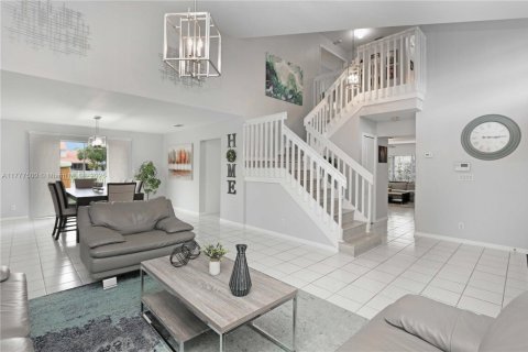 Casa en venta en Pembroke Pines, Florida, 4 dormitorios, 241.17 m2 № 1868618 - foto 19