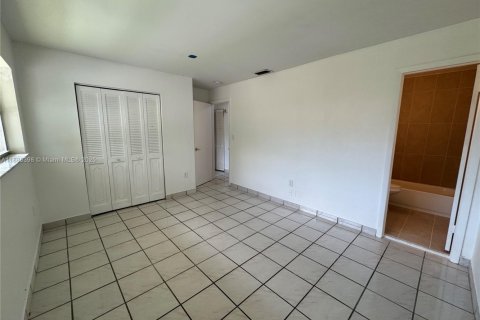 Снять в аренду кондоминиум в Майами, Флорида 2 спальни, 76.64м2, № 1933921 - фото 15