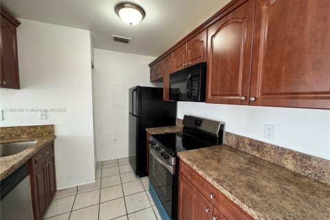 Снять в аренду кондоминиум в Майами, Флорида 2 спальни, 76.64м2, № 1933921 - фото 7