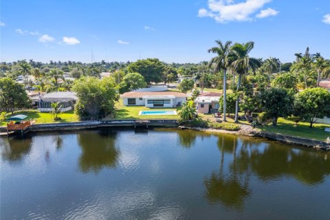 Villa ou maison à louer à Hollywood, Floride: 3 chambres, 142.79 m2 № 1976117 - photo 17
