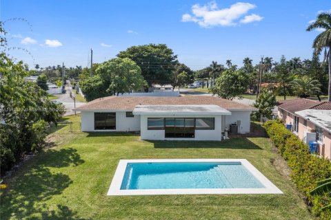 Villa ou maison à louer à Hollywood, Floride: 3 chambres, 142.79 m2 № 1976117 - photo 12
