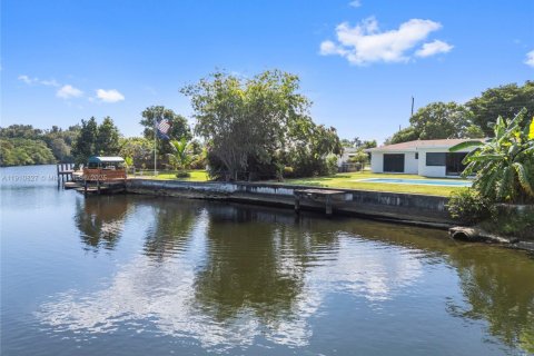 Villa ou maison à louer à Hollywood, Floride: 3 chambres, 142.79 m2 № 1976117 - photo 14