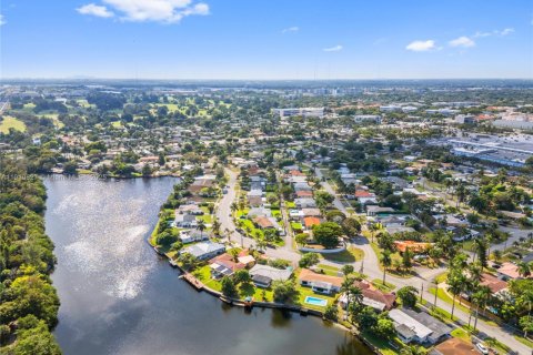 Villa ou maison à louer à Hollywood, Floride: 3 chambres, 142.79 m2 № 1976117 - photo 18
