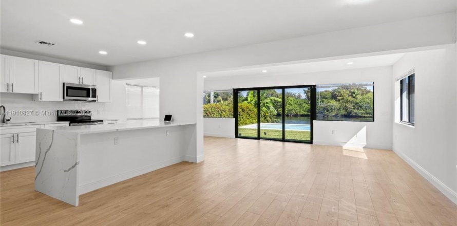 Villa ou maison à Hollywood, Floride 3 chambres, 142.79 m2 № 1976117