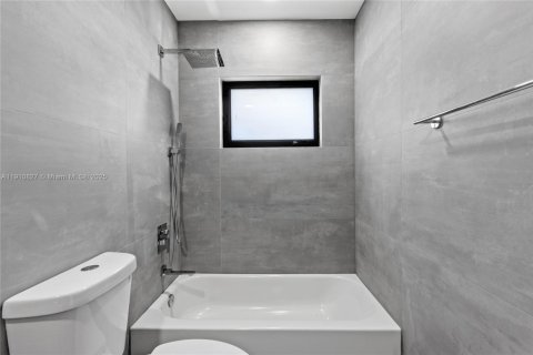 Villa ou maison à louer à Hollywood, Floride: 3 chambres, 142.79 m2 № 1976117 - photo 10