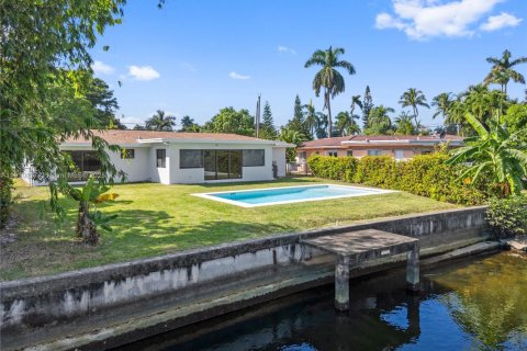 Villa ou maison à louer à Hollywood, Floride: 3 chambres, 142.79 m2 № 1976117 - photo 11
