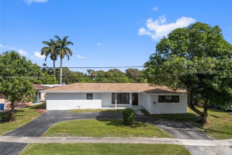 Villa ou maison à louer à Hollywood, Floride: 3 chambres, 142.79 m2 № 1976117 - photo 25