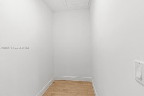 Villa ou maison à louer à Hollywood, Floride: 3 chambres, 142.79 m2 № 1976117 - photo 30