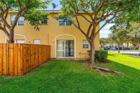Townhouse in Homestead, Florida 3 bedrooms, 140.1 sq.m. № 1966178 - photo 25