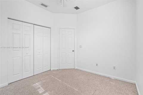 Townhouse in Homestead, Florida 3 bedrooms, 140.1 sq.m. № 1966178 - photo 22