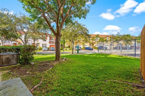Townhouse in Homestead, Florida 3 bedrooms, 140.1 sq.m. № 1966178 - photo 26