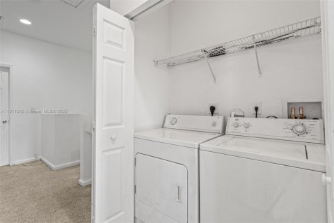 Townhouse in Homestead, Florida 3 bedrooms, 140.1 sq.m. № 1966178 - photo 24