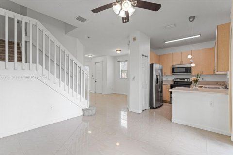 Townhouse in Homestead, Florida 3 bedrooms, 140.1 sq.m. № 1966178 - photo 12