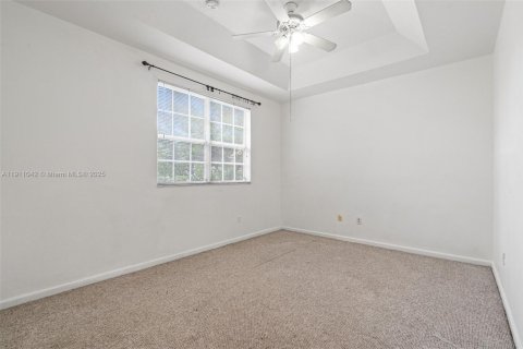 Townhouse in Homestead, Florida 3 bedrooms, 140.1 sq.m. № 1966178 - photo 14