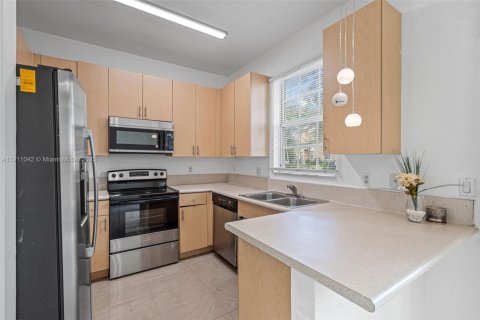 Townhouse in Homestead, Florida 3 bedrooms, 140.1 sq.m. № 1966178 - photo 10