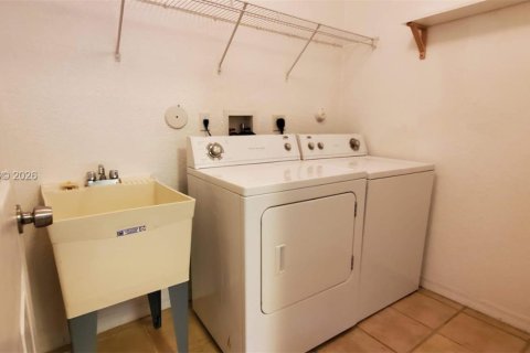 Adosado en alquiler en Dania Beach, Florida, 3 dormitorios, 150.13 m2 № 1995416 - foto 10