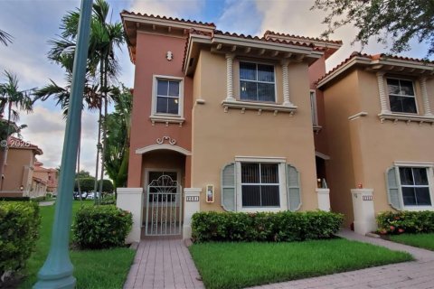 Adosado en Dania Beach, Florida 3 dormitorios, 150.13 m2 № 1995416