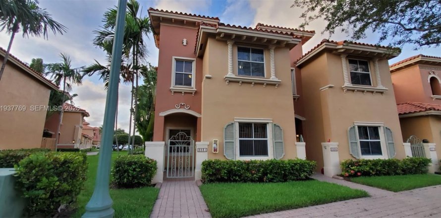 Adosado en Dania Beach, Florida 3 dormitorios, 150.13 m2 № 1995416